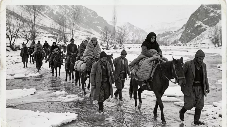 Yaralıların atlarla taşınması (temsili)