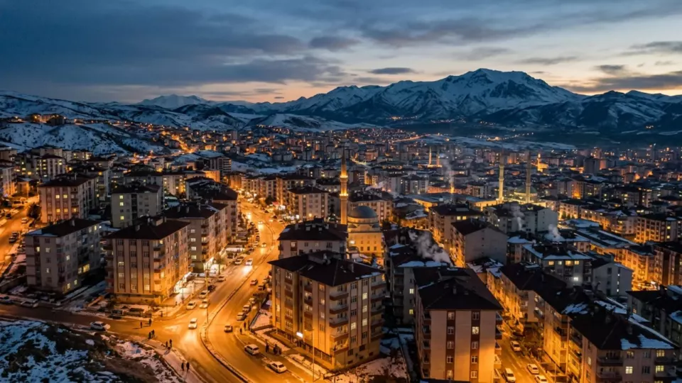 Depremden önce kış akşamı Elazığ (temsili)