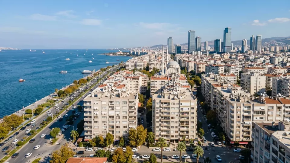 Depremden önce Bayraklı ve İzmir körfezi (temsili)