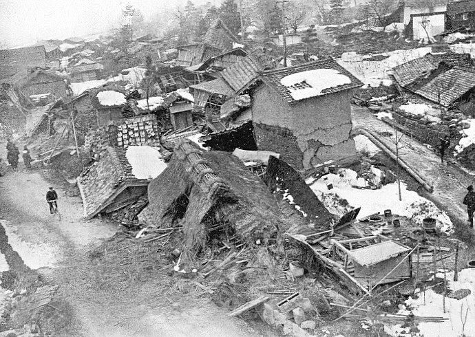 1927 depreminden sonra Mineyama'daki yıkım