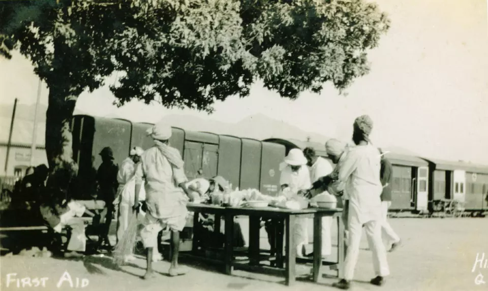 Quetta istasyonu yanında ilk yardım noktası, 1935