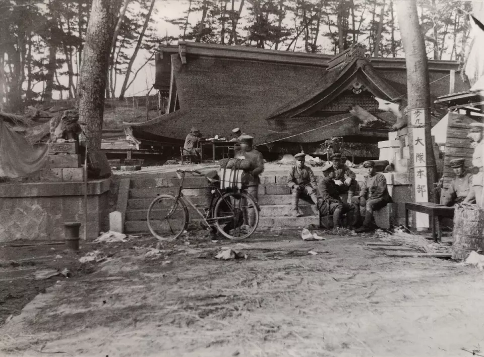 Amino Tapınağı'nda ordu karargâhı, 1927