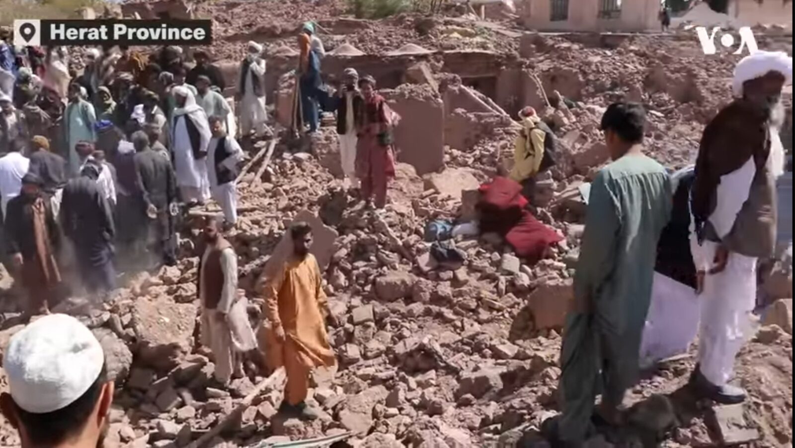 2023 Herat depreminden sonra yıkıntılar