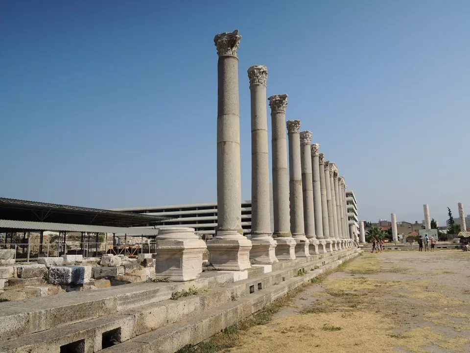İzmir'deki Smyrna agorası kalıntıları