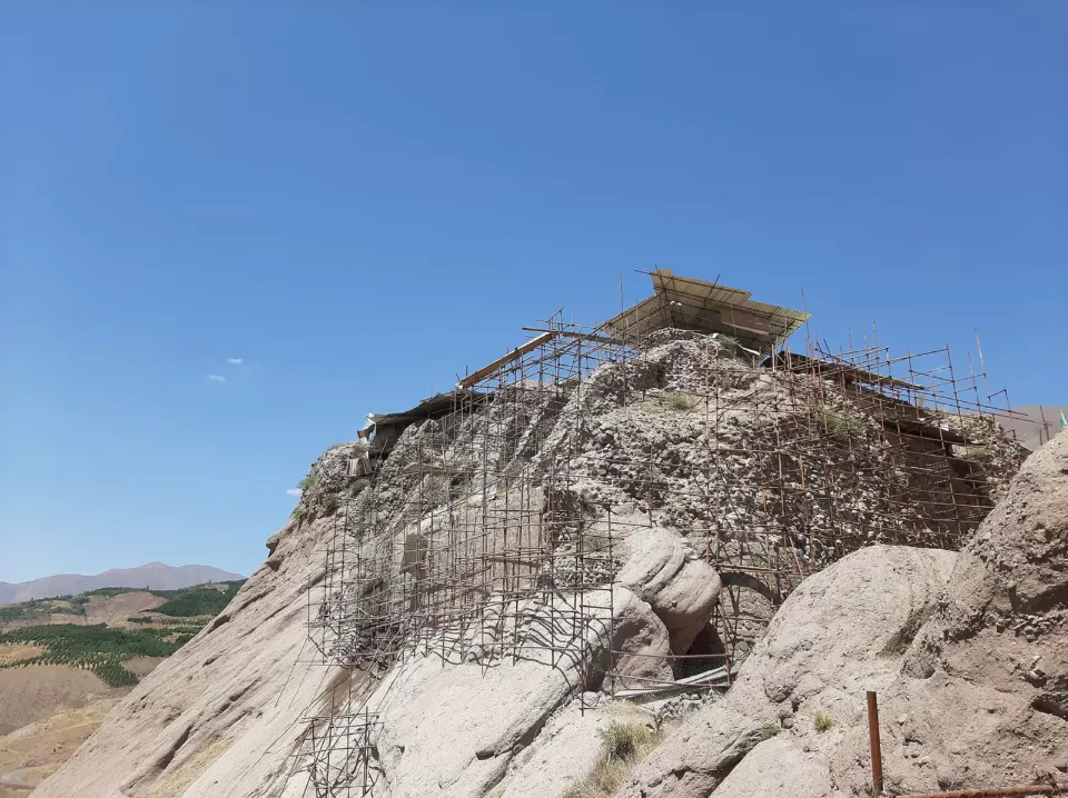 Alamut Kalesi kalıntıları