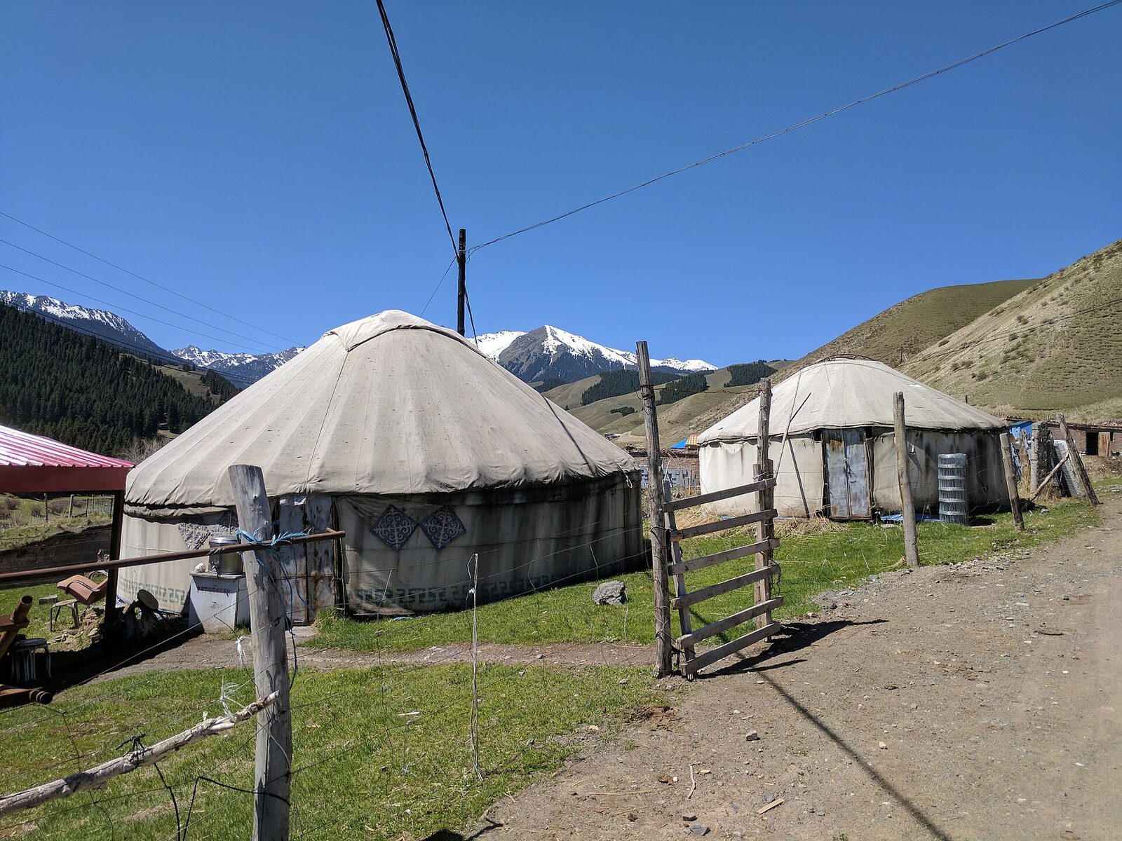 Kazak keçe yurtları