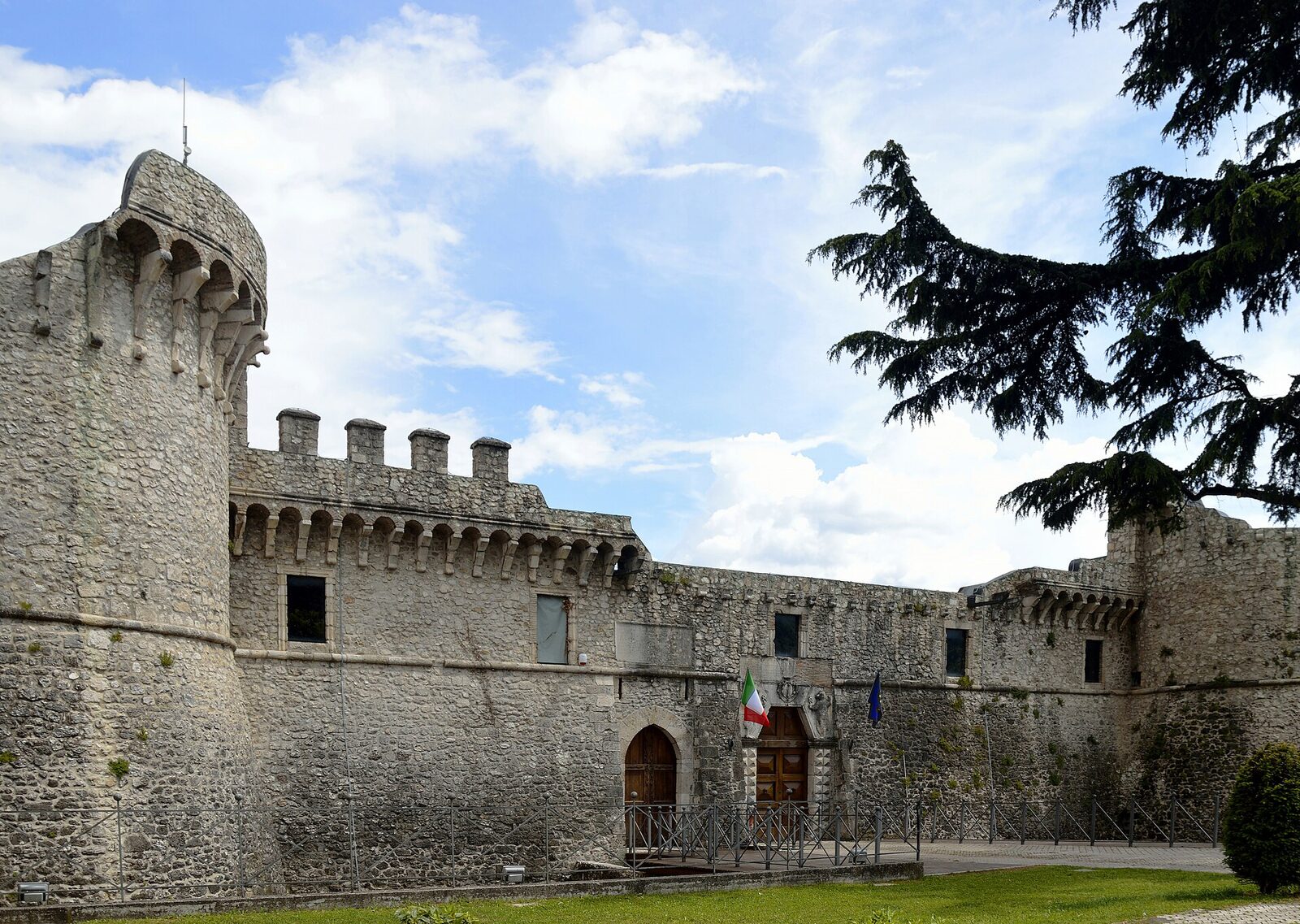 Avezzano'daki Orsini-Colonna kalesi