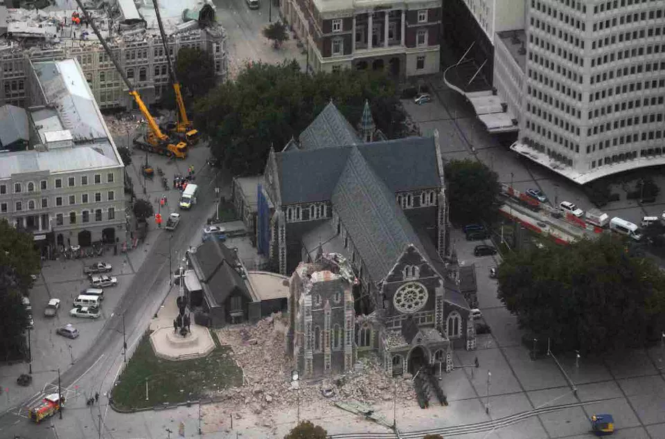 Christchurch Katedrali yıkılmış kule
