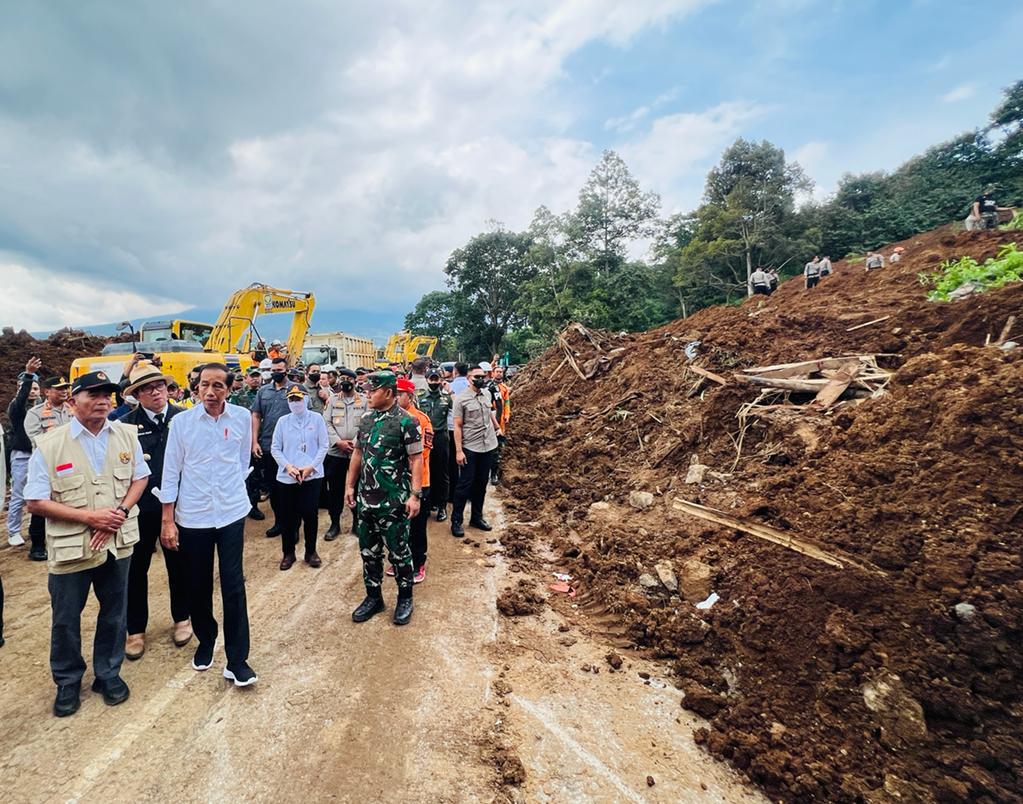 Cianjur'da depremin tetiklediği heyelan