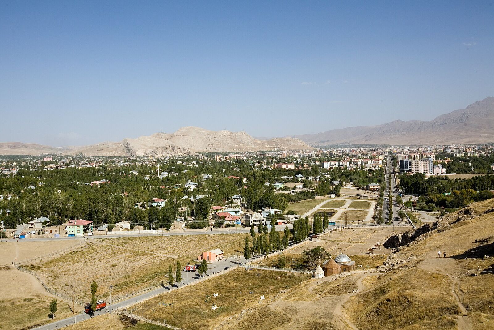 Van Kalesi'nden Van şehrinin genel görünümü