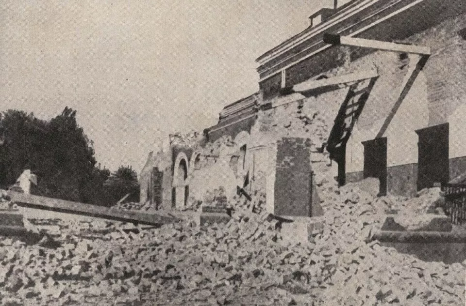 1934 depreminde yıkılan Raj Hastanesi