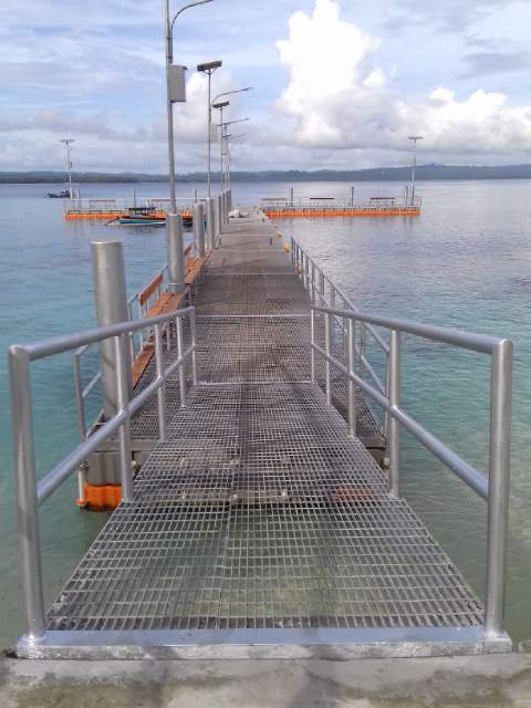 Simeulue Cut adasında iskele