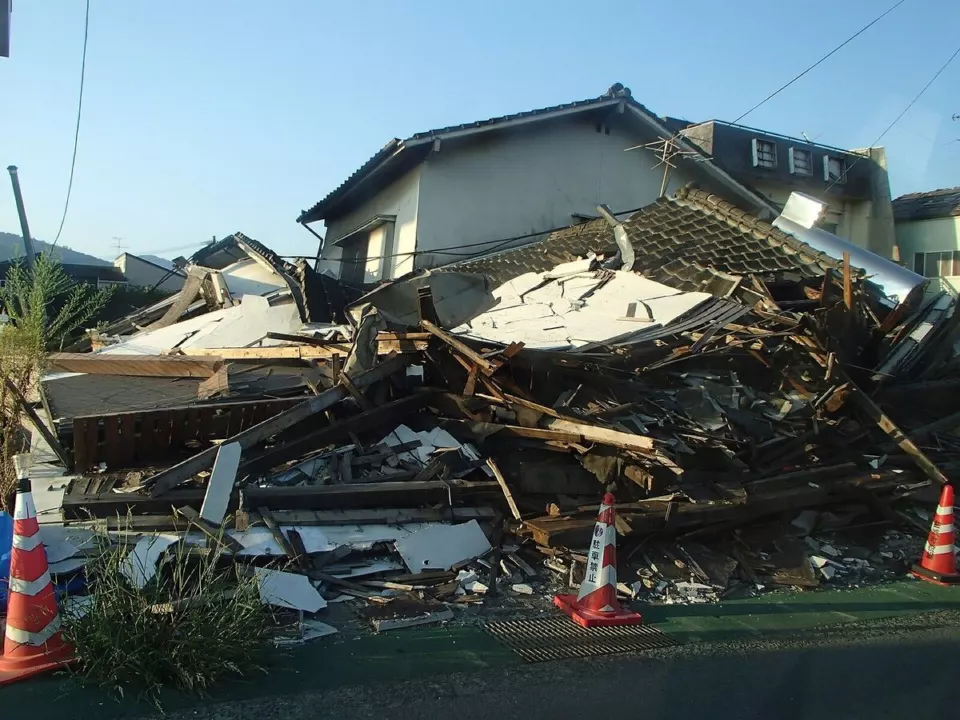 Kumamoto yıkılan ev