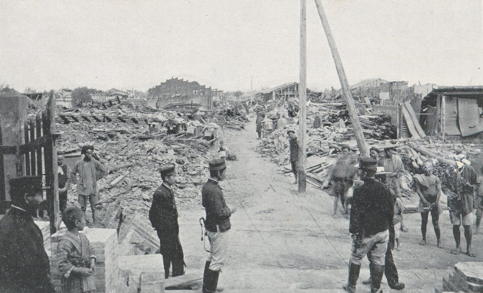 Shinko'da depremde yıkılan evler, 1906