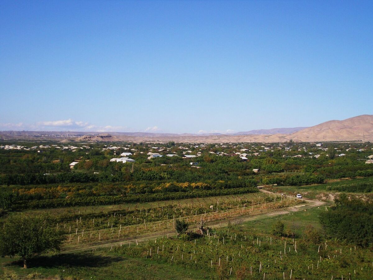 Eski Dvin tepesi ve Verin Dvin