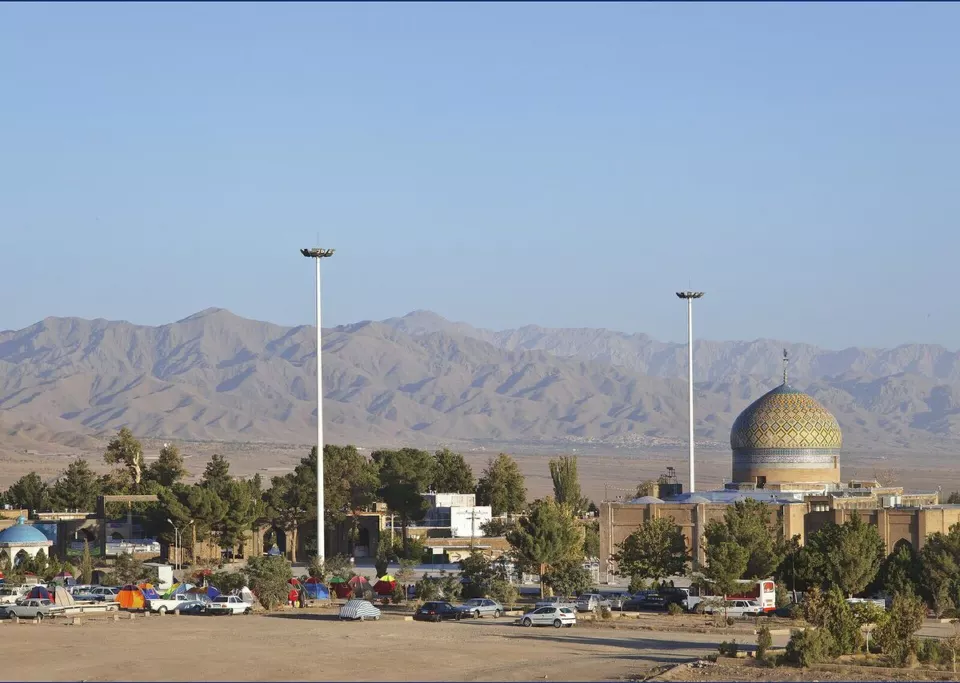 Kakhk'taki imamzade türbesi