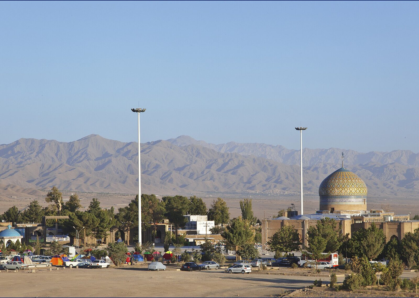 Kakhk'taki imamzade türbesi