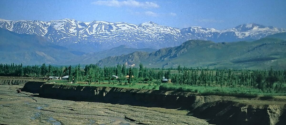 Erzincan Ovası ve arkasında Munzur Dağları