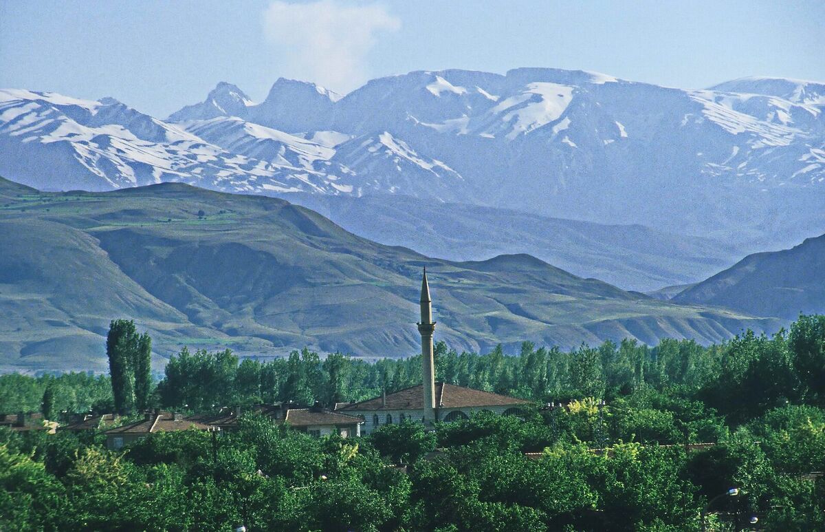 Erzincan ovası ve Munzur Dağları