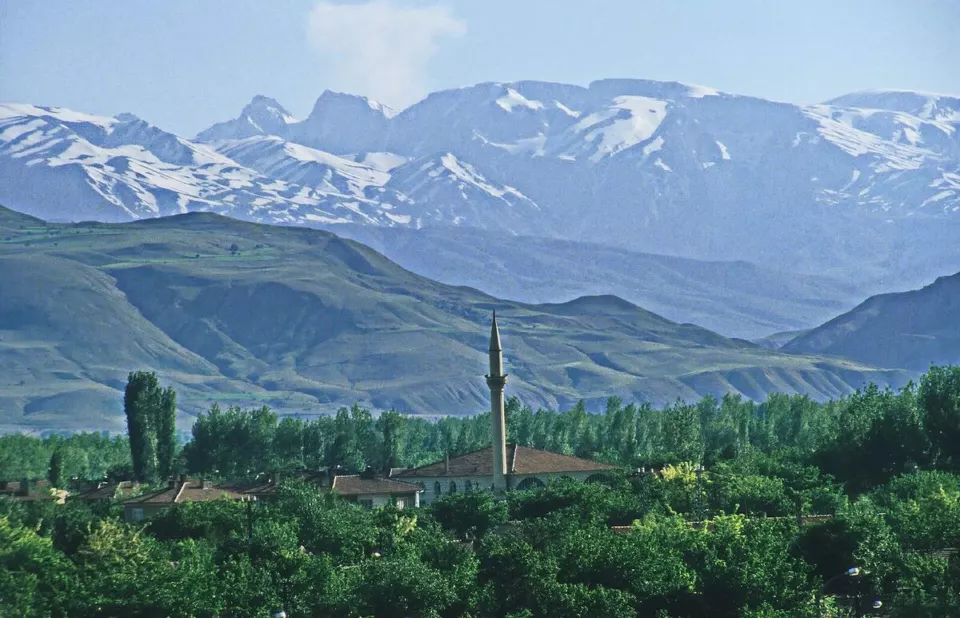 Erzincan ovası ve Munzur Dağları