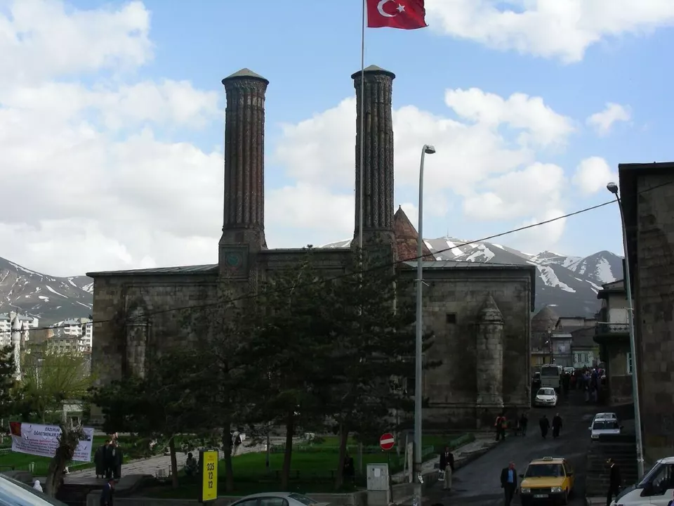 Erzurum Çifte Minareli Medrese