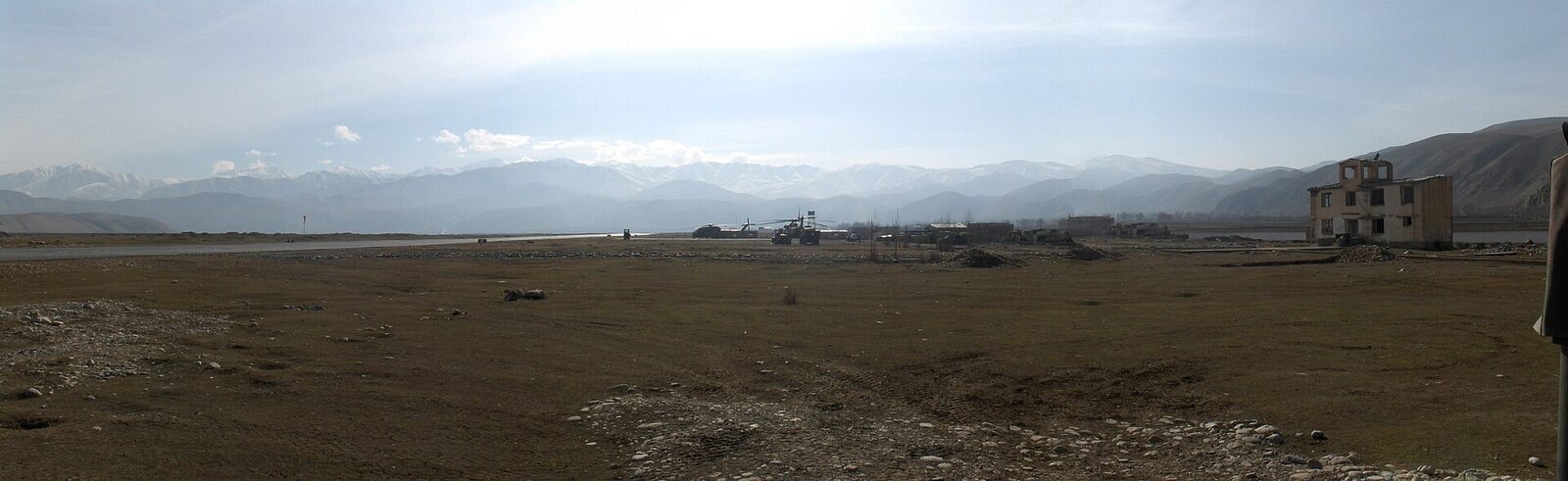 Feyzabad havaalanı ve pist