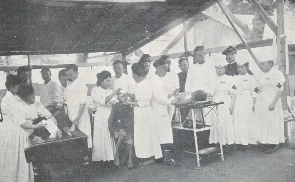 1906 depreminden sonra geçici barınaktaki ameliyathane