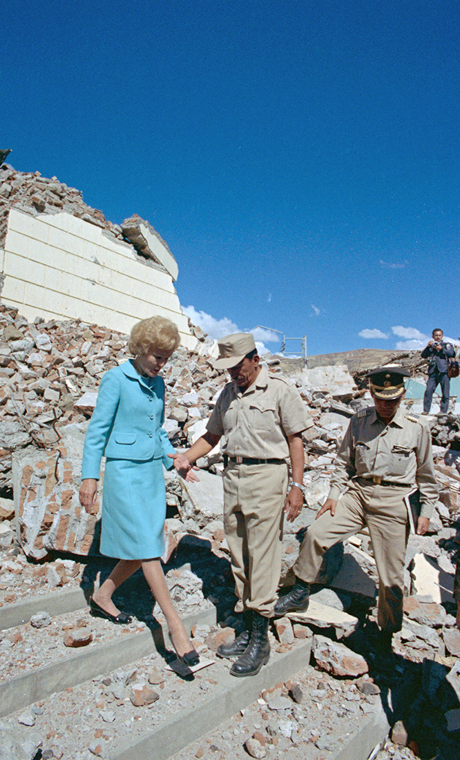 Pat Nixon Peru'da