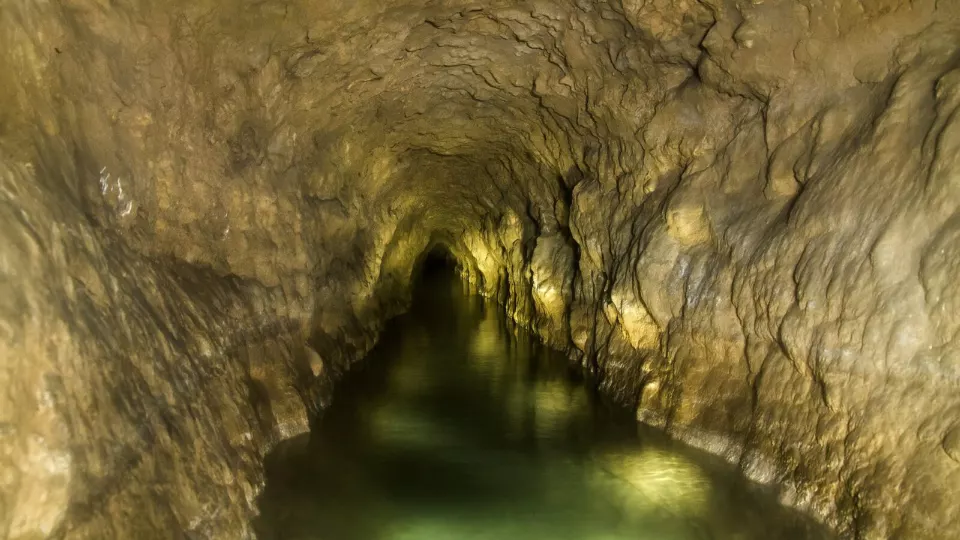 Gonabad Kasabe kanatı