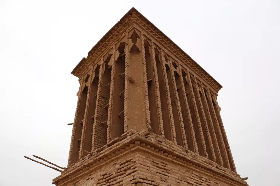 Kasımabad Kervansarayı'nın rüzgâr kulesi