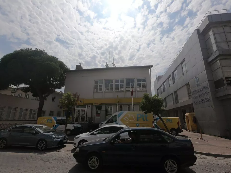 Gönen PTT binası
