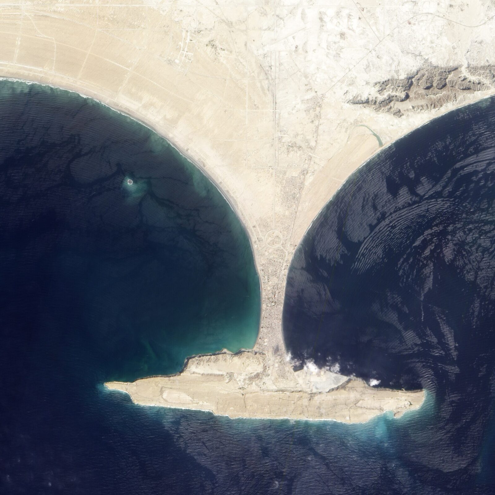 Gwadar açıklarındaki deprem adasının uydu görüntüsü