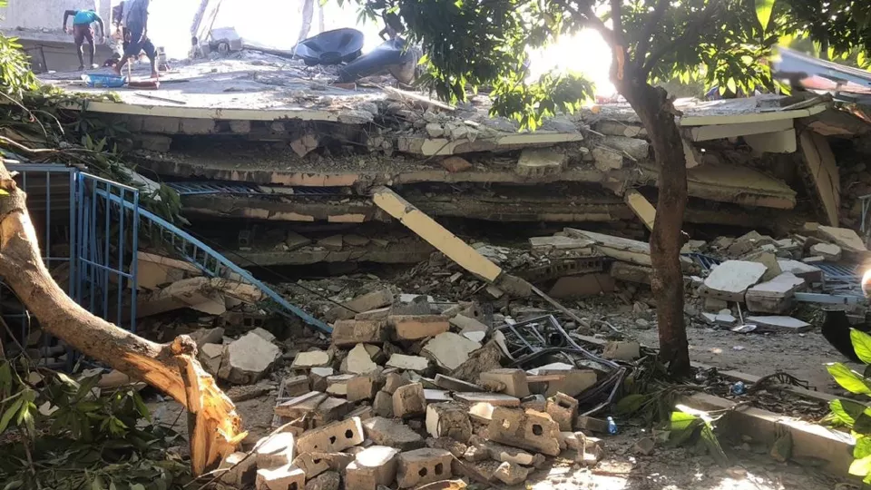 Depremde yıkılan binalar