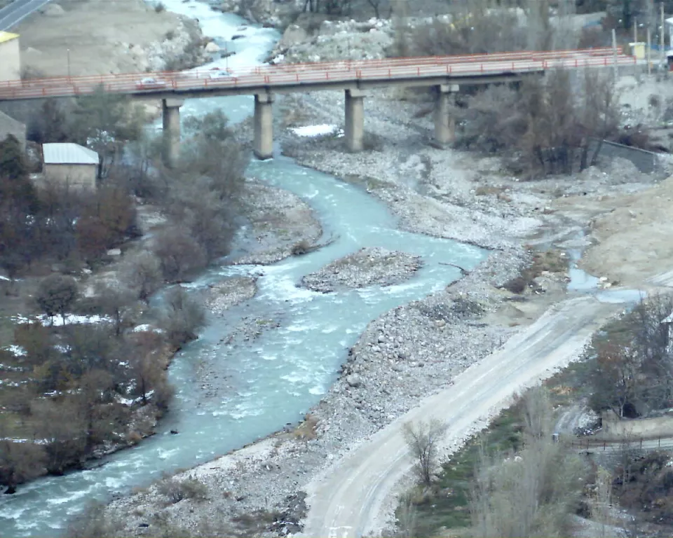 Heraz nehri vadisi ve Vane köprüsü