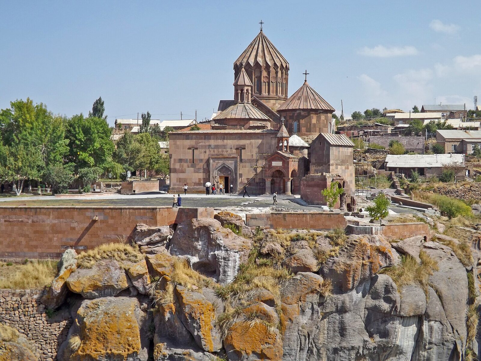 Harıçavank Manastırı