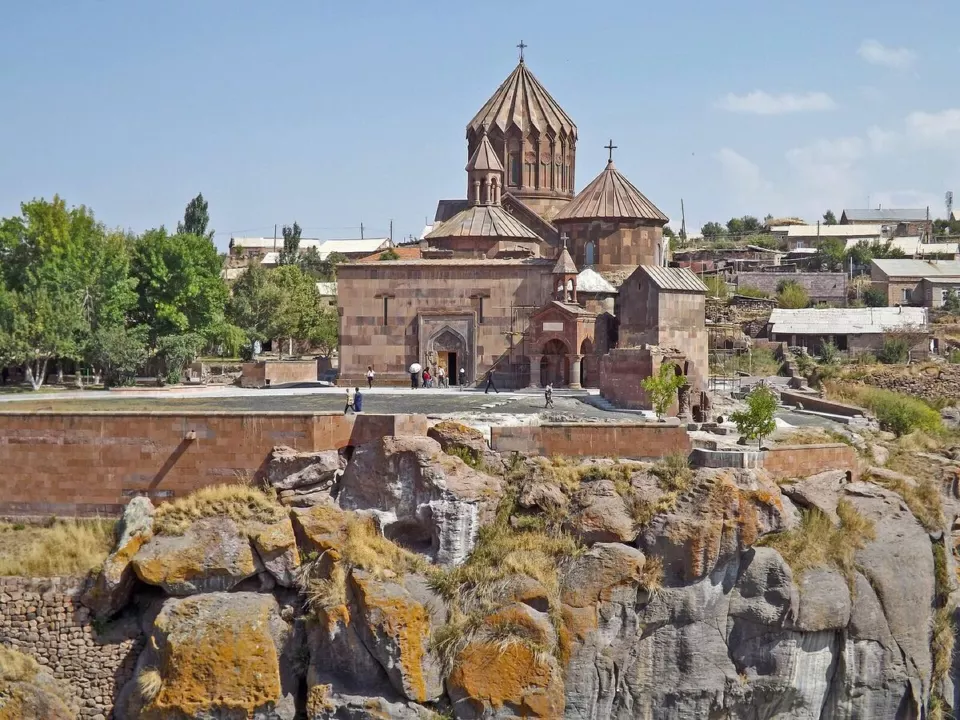 Harıçavank Manastırı