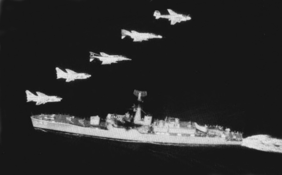 Seyir hâlindeki HMAS Parramatta muhribi