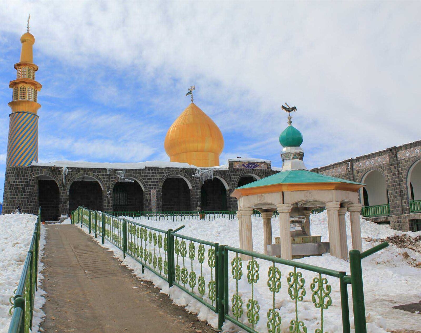 İmamzade Haşim türbesi