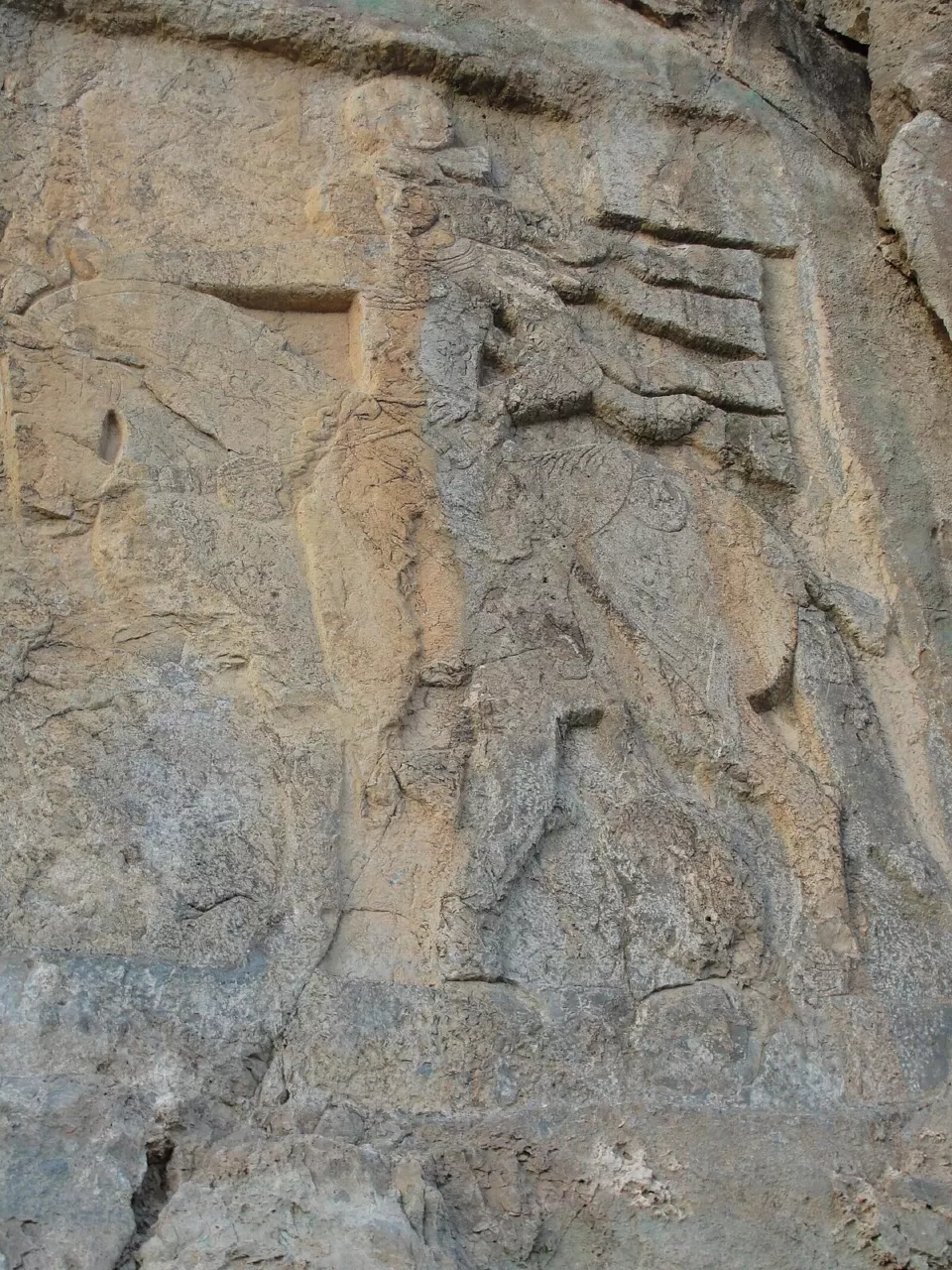 Han Tahtı kaya kabartması