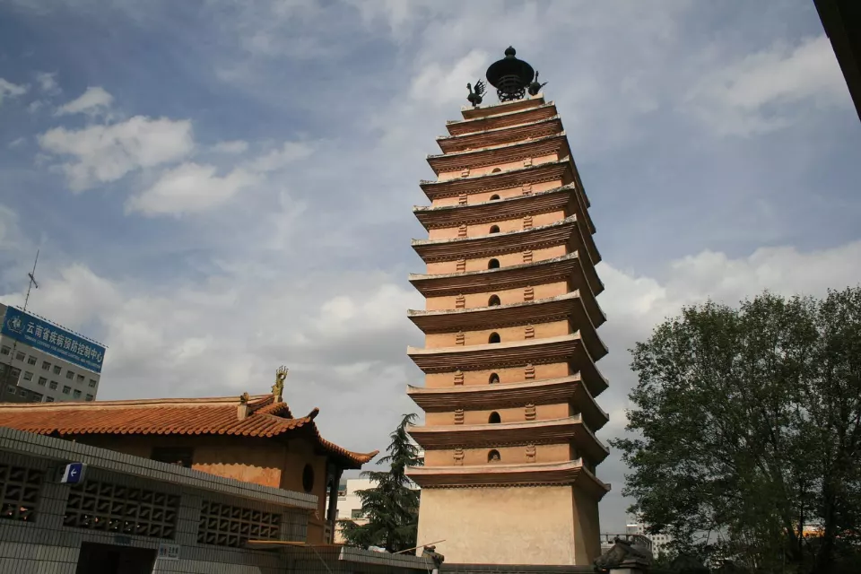 Kunming Batı Pagodası