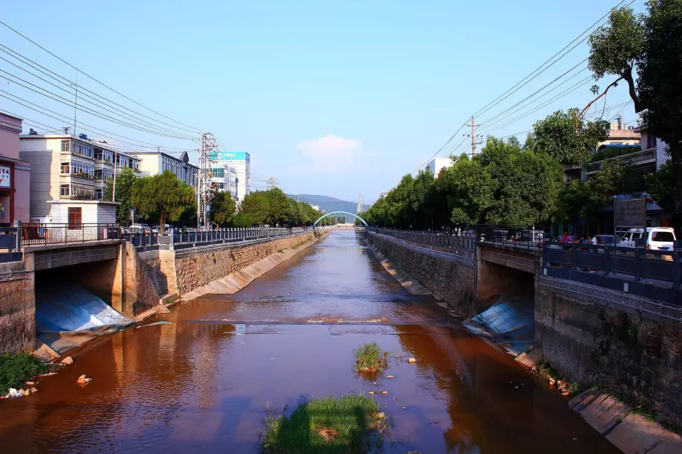 Eshan ilçesinde Lianjiang ırmağı