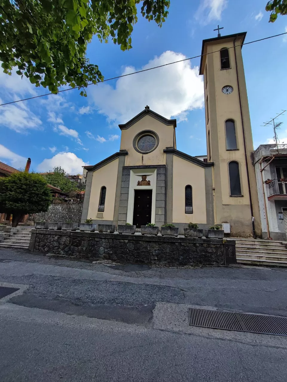 Martirano Lombardo'daki Sacro Cuore di Gesù kilisesi
