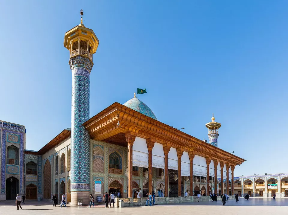 Şah Çerağ türbesi ve kubbesi