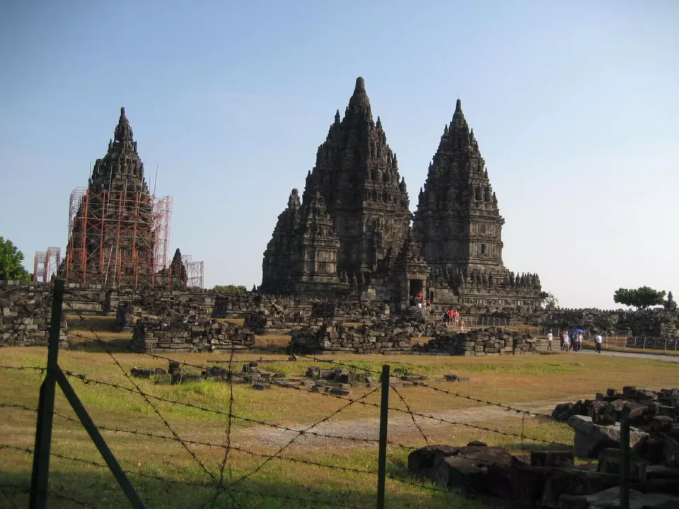 Prambanan tapınağında onarım