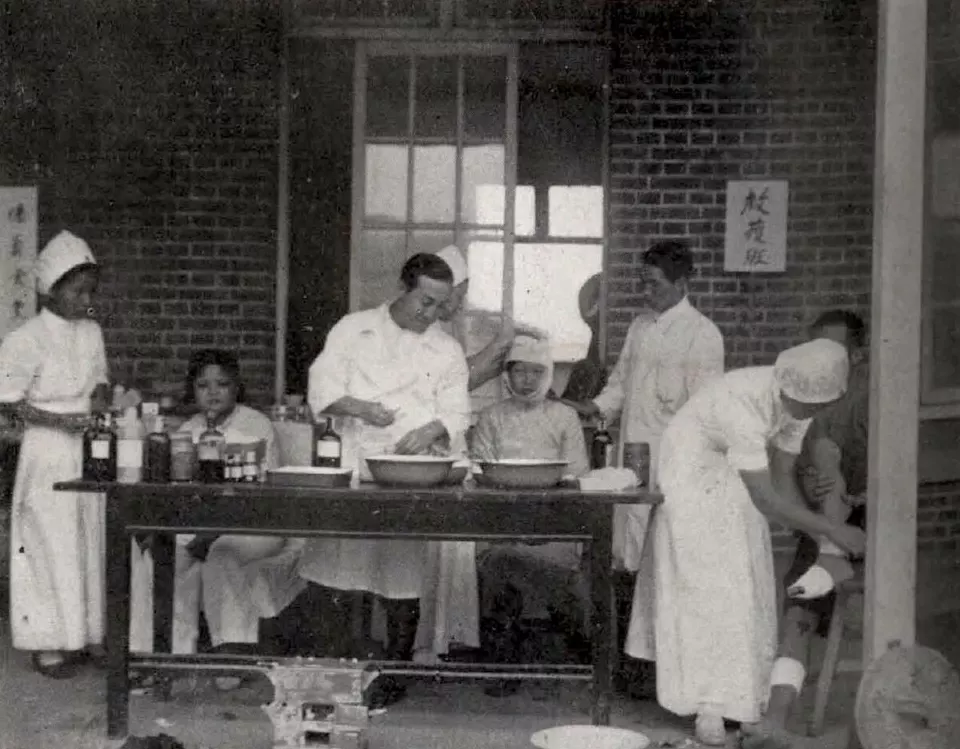 Kiyomizu'da Kızılhaç yardım ekibi, 1935