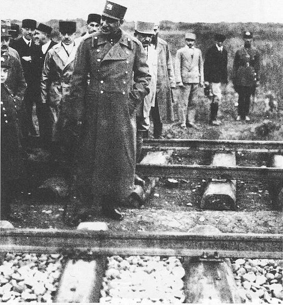 Rıza Şah demiryolu şantiyesinde