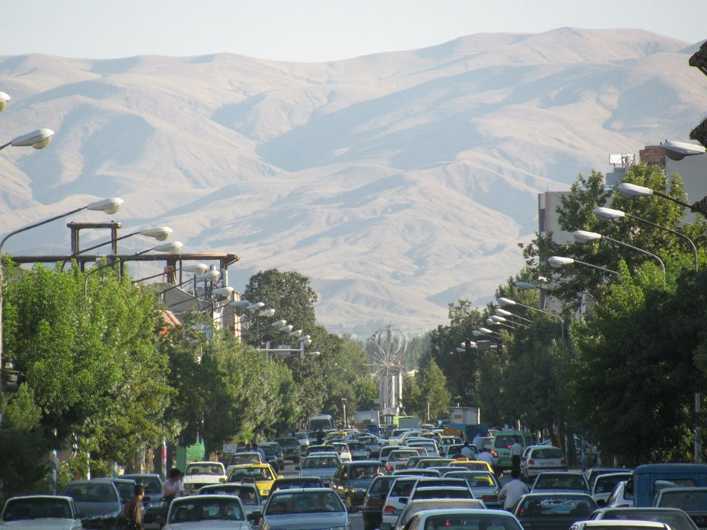 Salmas'ta cadde ve meydan