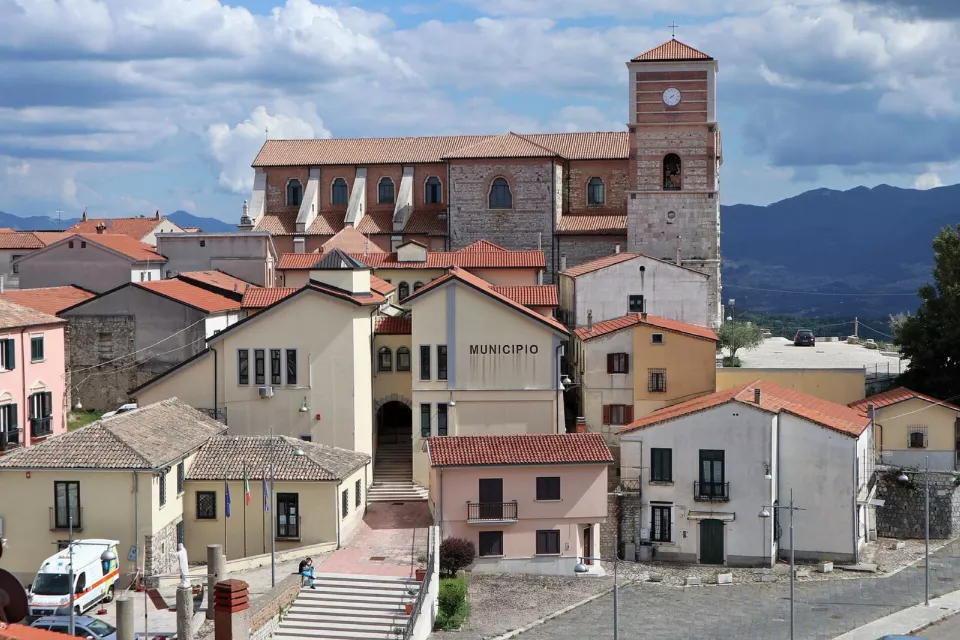 Sant'Angelo dei Lombardi katedrali