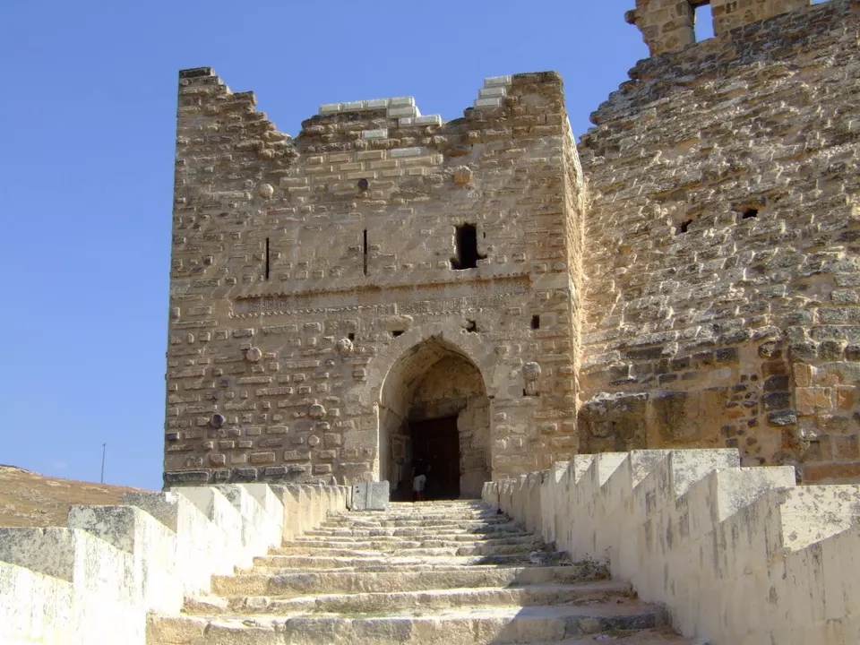 Şeyzer kalesi kalıntıları