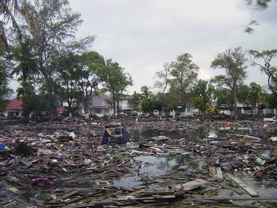 Banda Aceh tsunami sonrası sokak